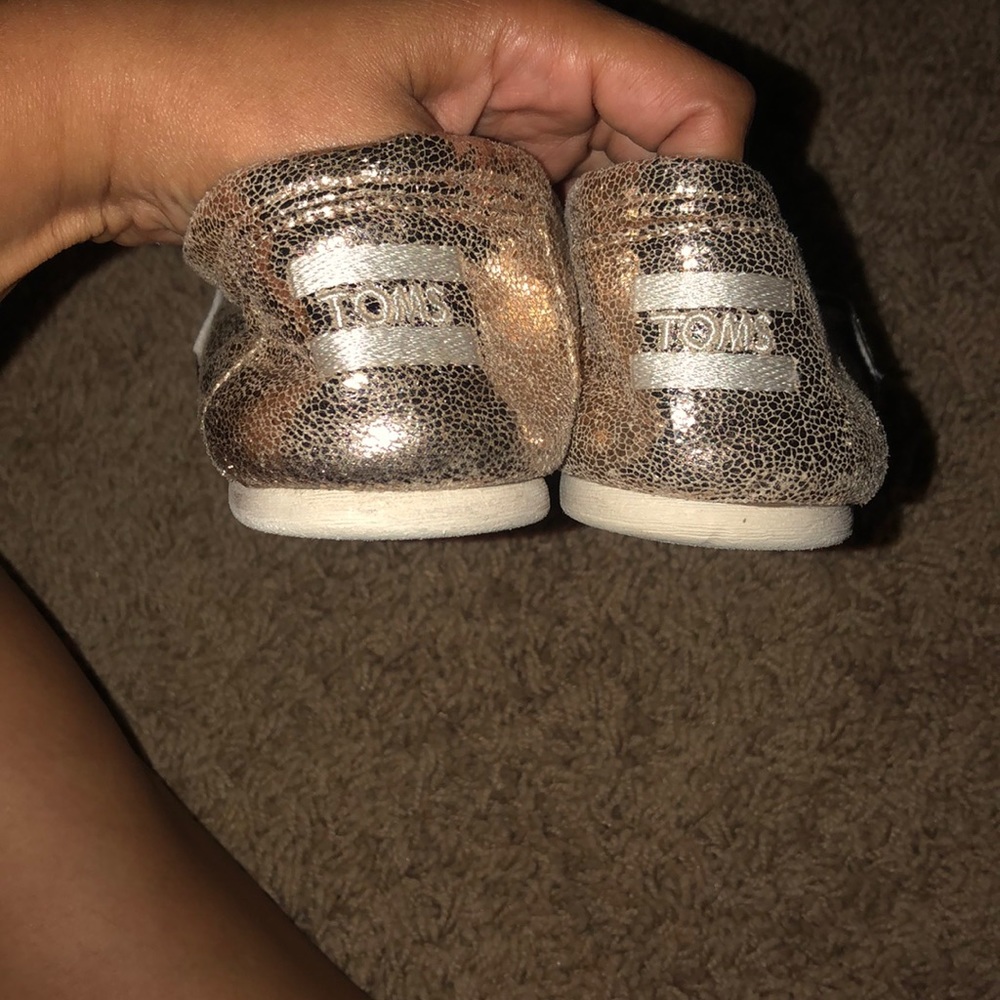 Toms - Picture 4 of 6